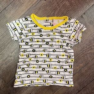 Adorable Bee Print T-Shirt with Yellow Accents